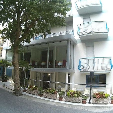 Hotel Azzurro Cattolica Eksteriør billede