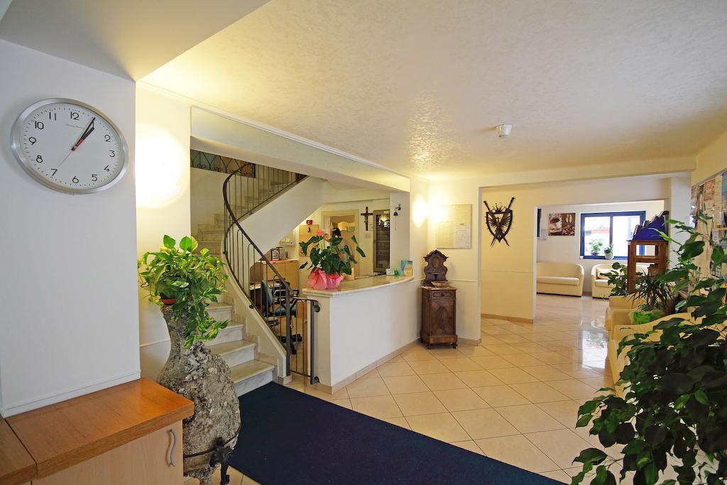 Hotel Azzurro Cattolica Eksteriør billede