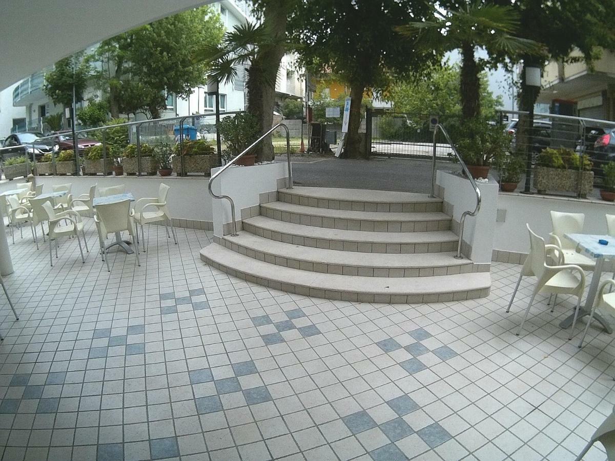 Hotel Azzurro Cattolica Eksteriør billede